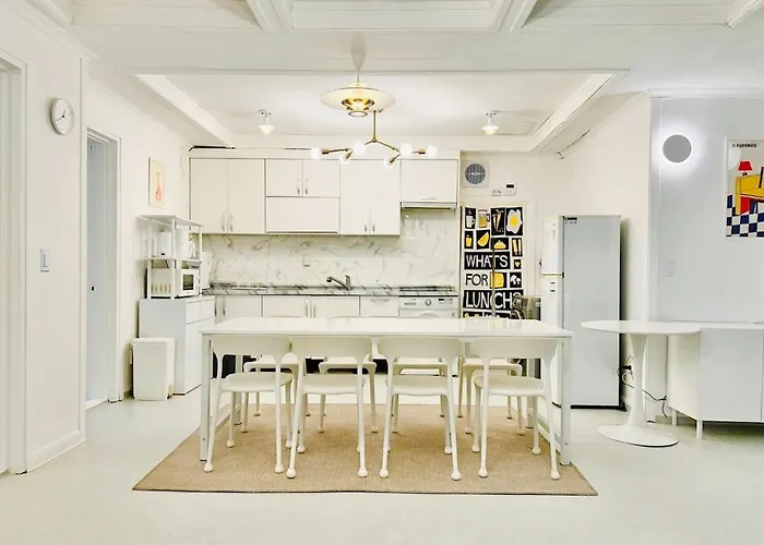 3minute Walk From Sinsa Station Plastic Surgery Skin 4-room Gangnam Station Garosu-gil Coex Family Friends Groups Comfortable 아파트 *