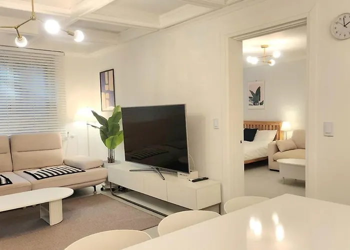 아파트 3minute Walk From Sinsa Station Plastic Surgery Skin 4-room Gangnam Station Garosu-gil Coex Family Friends Groups Comfortable 서울특별시