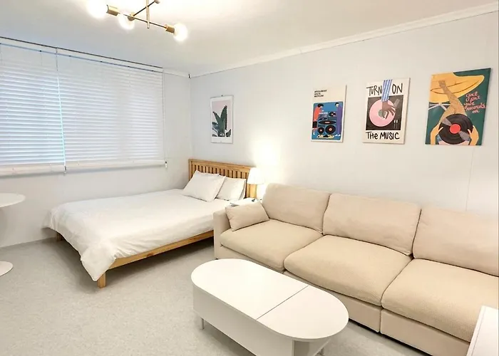 3minute Walk From Sinsa Station Plastic Surgery Skin 4-room Gangnam Station Garosu-gil Coex Family Friends Groups Comfortable 서울특별시