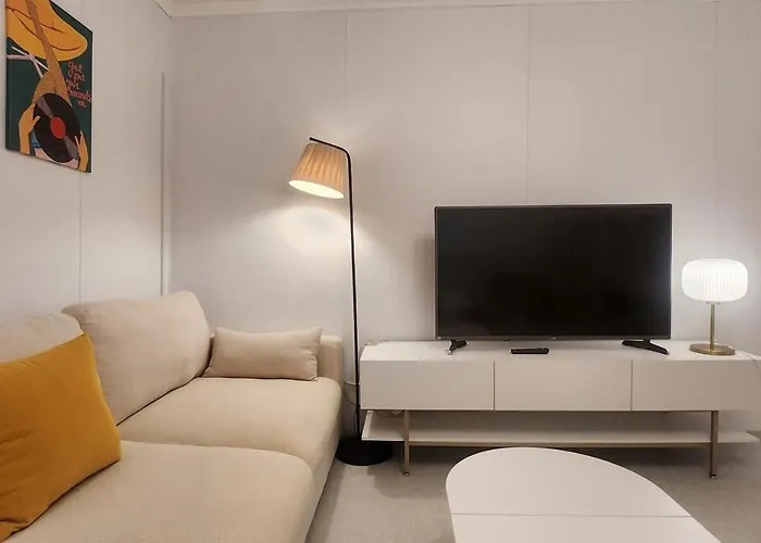 아파트 3minute Walk From Sinsa Station Plastic Surgery Skin 4-room Gangnam Station Garosu-gil Coex Family Friends Groups Comfortable 서울특별시