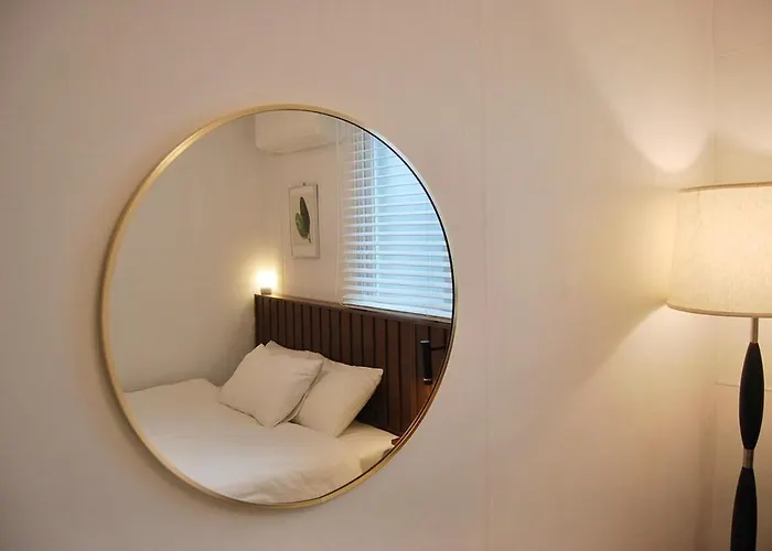 3minute Walk From Sinsa Station Plastic Surgery Skin 4-room Gangnam Station Garosu-gil Coex Family Friends Groups Comfortable *