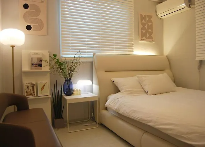 3minute Walk From Sinsa Station Plastic Surgery Skin 4-room Gangnam Station Garosu-gil Coex Family Friends Groups Comfortable * 서울특별시