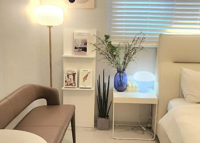 아파트 3minute Walk From Sinsa Station Plastic Surgery Skin 4-room Gangnam Station Garosu-gil Coex Family Friends Groups Comfortable *