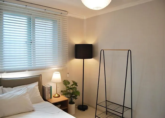 3minute Walk From Sinsa Station Plastic Surgery Skin 4-room Gangnam Station Garosu-gil Coex Family Friends Groups Comfortable 아파트 서울특별시