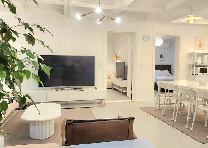 3minute Walk From Sinsa Station Plastic Surgery Skin 4-room Gangnam Station Garosu-gil Coex Family Friends Groups Comfortable 아파트
